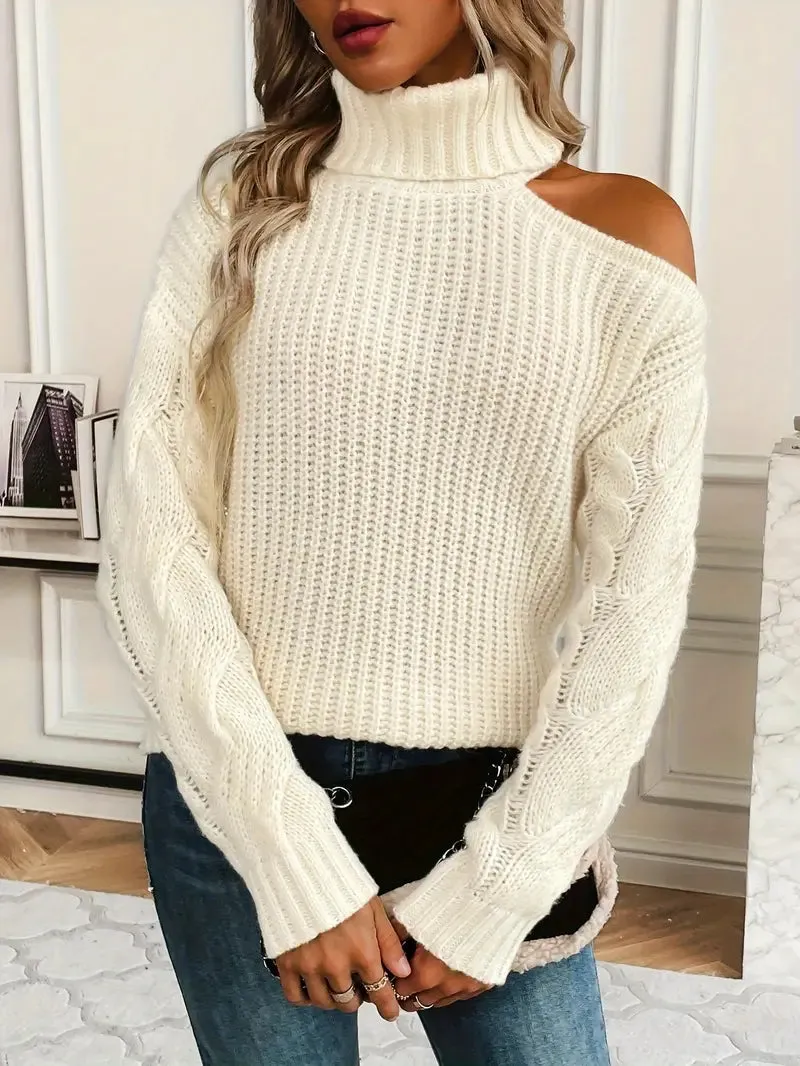 Ausgeschnittener Rollkragenpullover mit kalten Schultern und Kabelstrickdetail