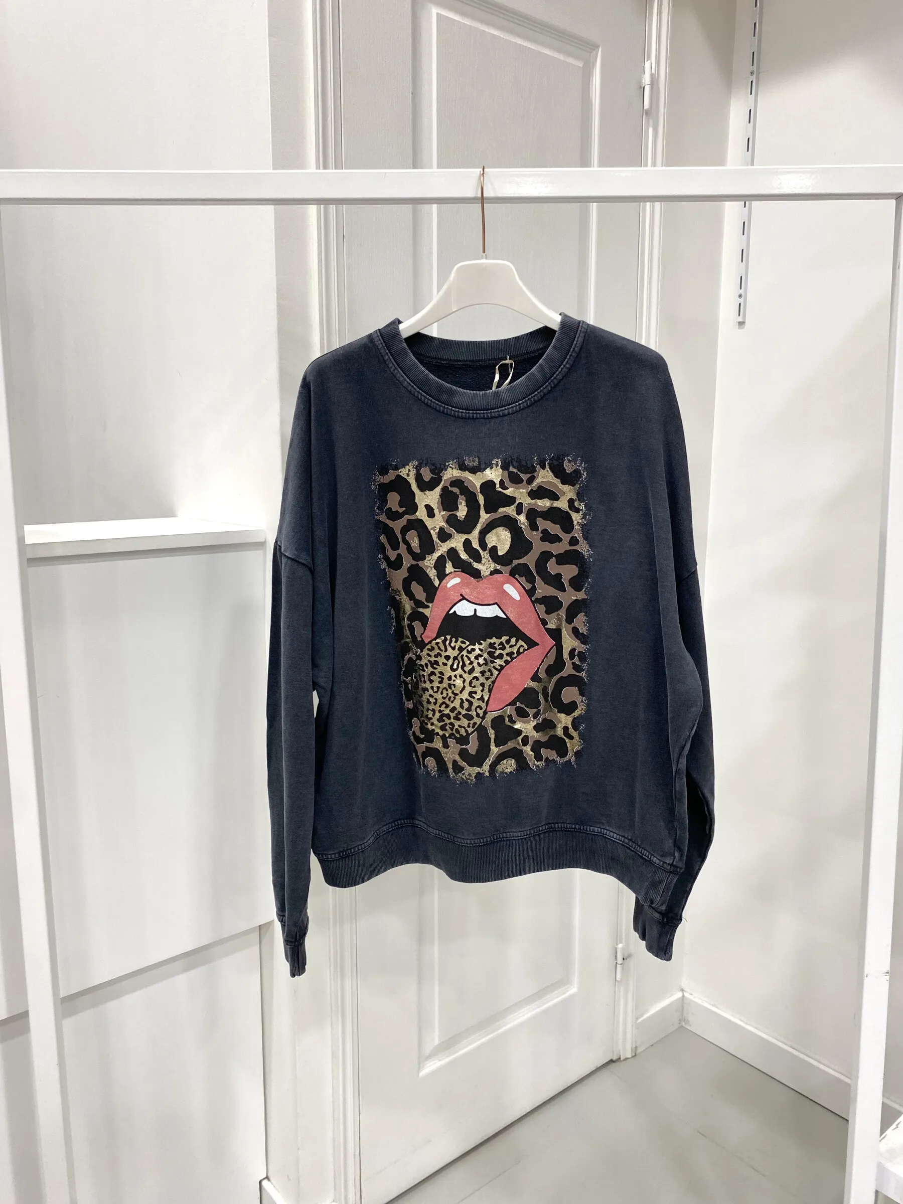 Dickes Sweatshirt aus gewaschener Baumwolle mit Muster