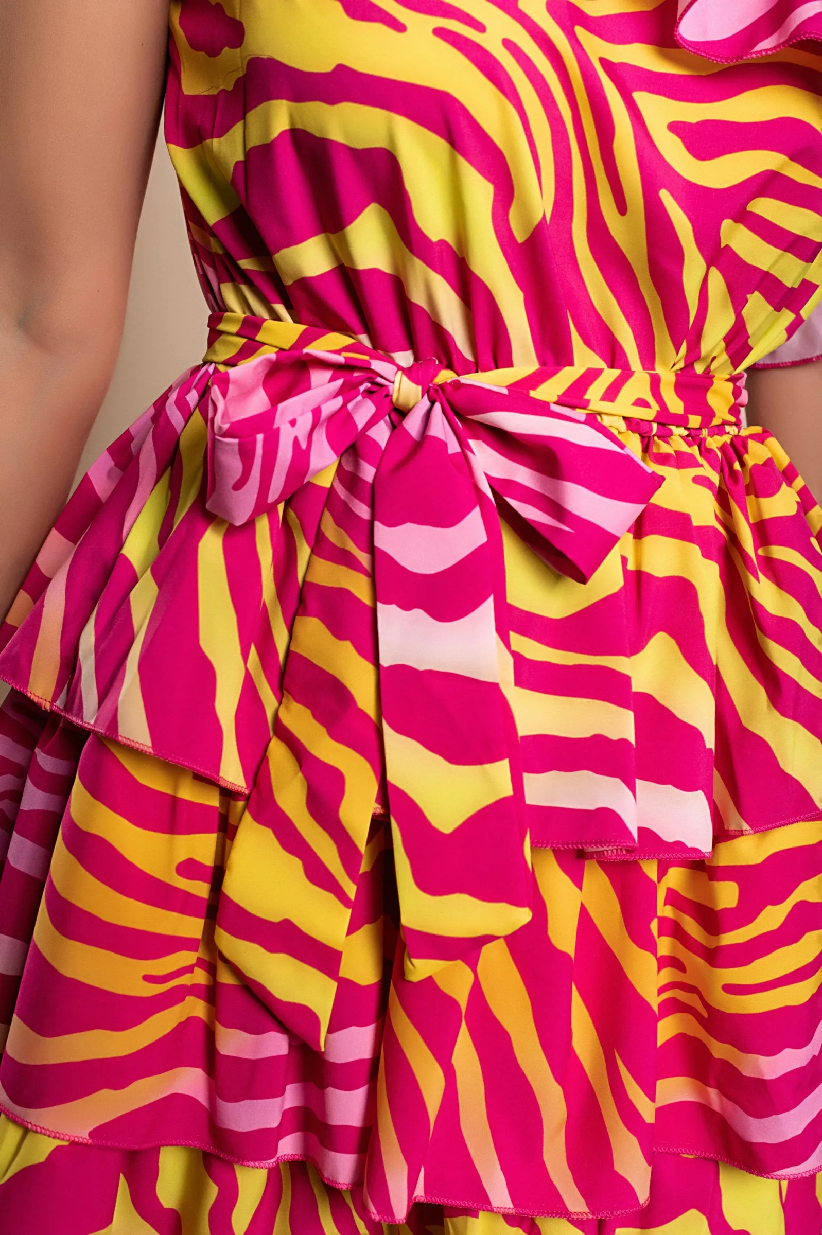 Elegantes Minikleid mit Rüschen Bovina, Fuchsia