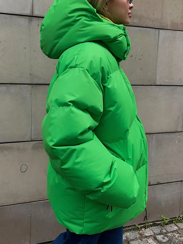 Mehrfarbige Pufferjacke mit Kapuze
