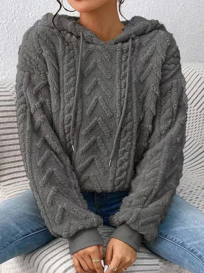 mit Kapuze und Reißverschluss