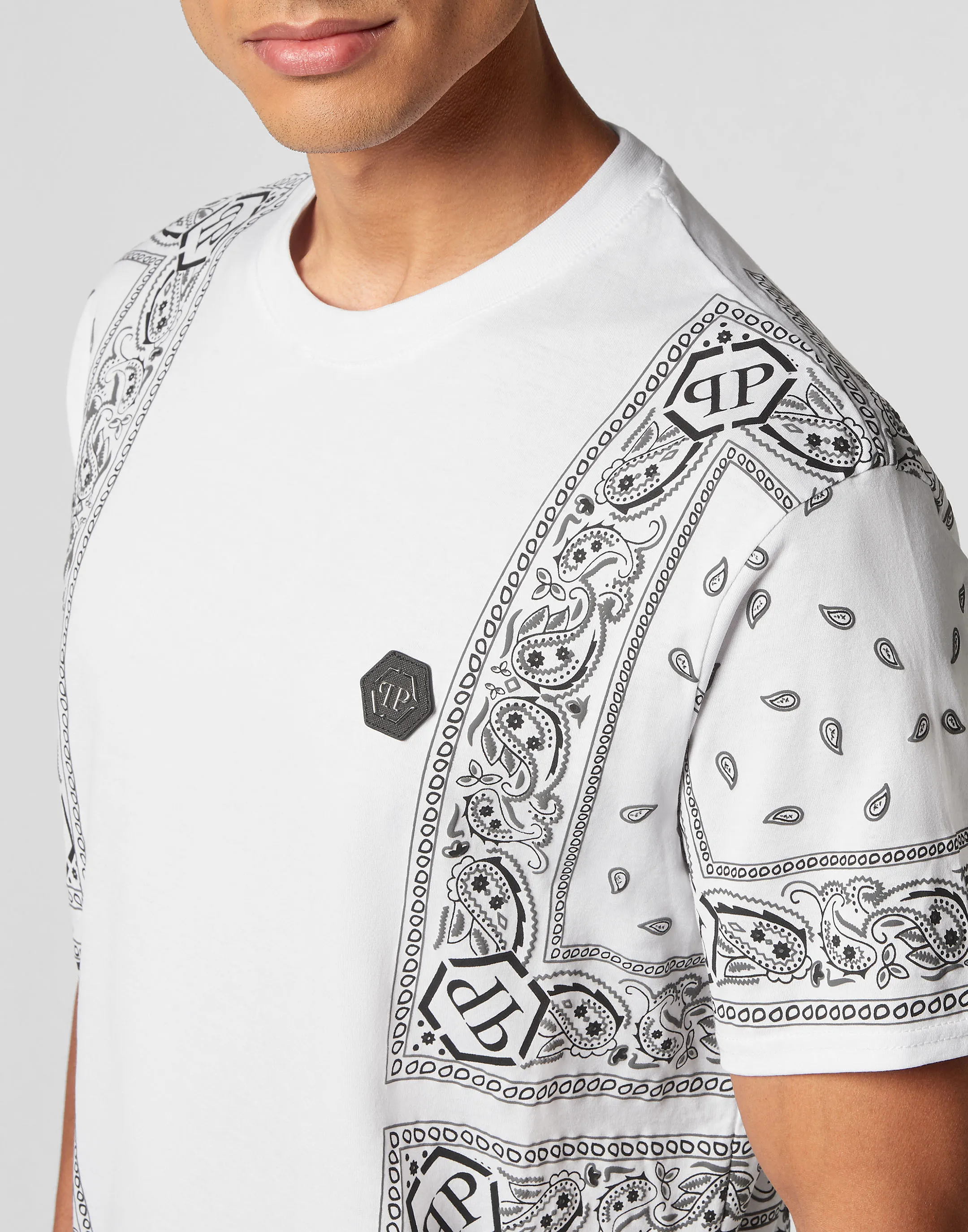 T-shirt Round Neck SS Paisley Bandana